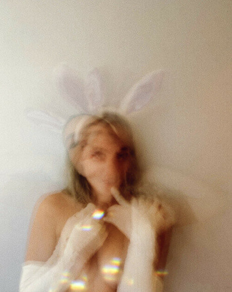 Wretched Wren xxx model img