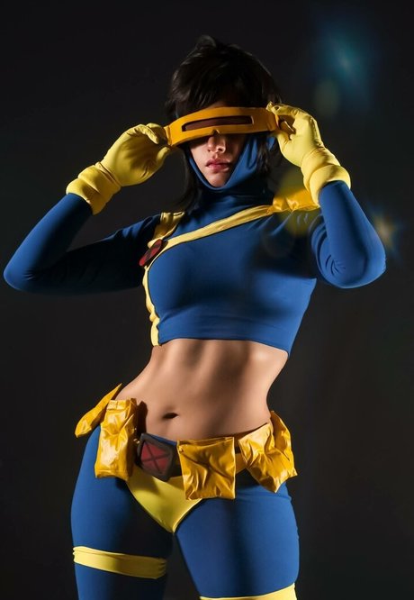 Yaku Cosplay model sexy img