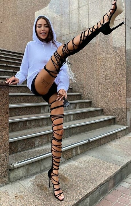 lesbian feet onlyfans nice img