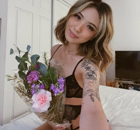 curvy shemale onlyfans hot sexy gallery