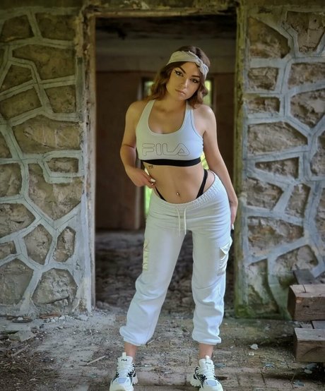 only dew sexy model pics