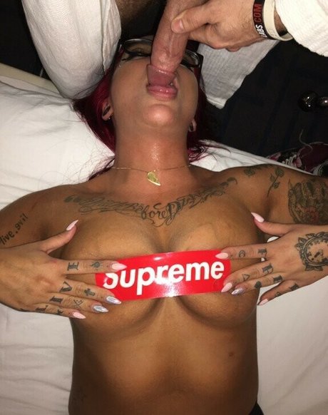 hung shemale onlyfans xxx pic