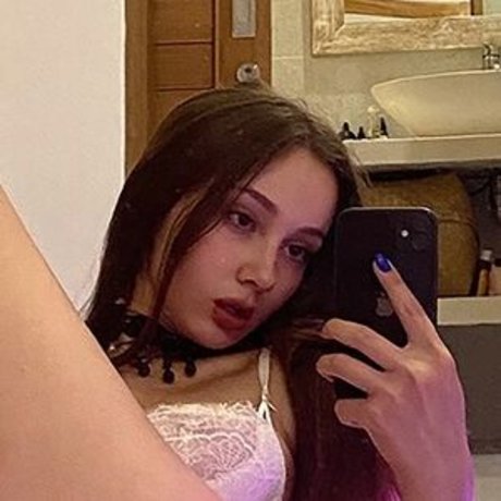 annahhhh adult model pic