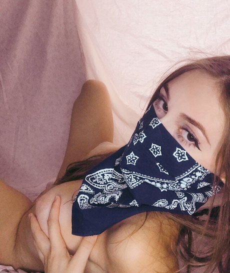 Xqueenmaeve star adult picture