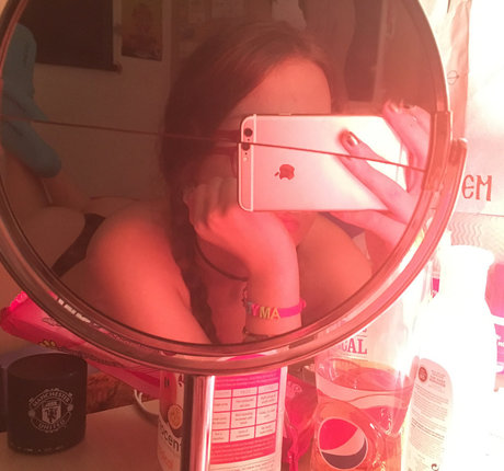 red hair onlyfans perfect pic