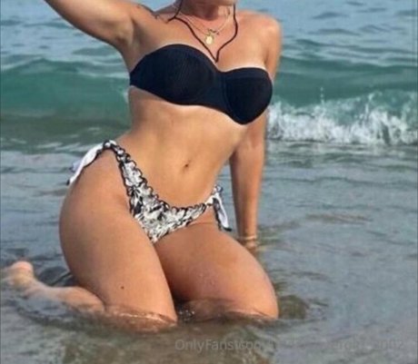 dripping wet pussy onlyfans naked pictures