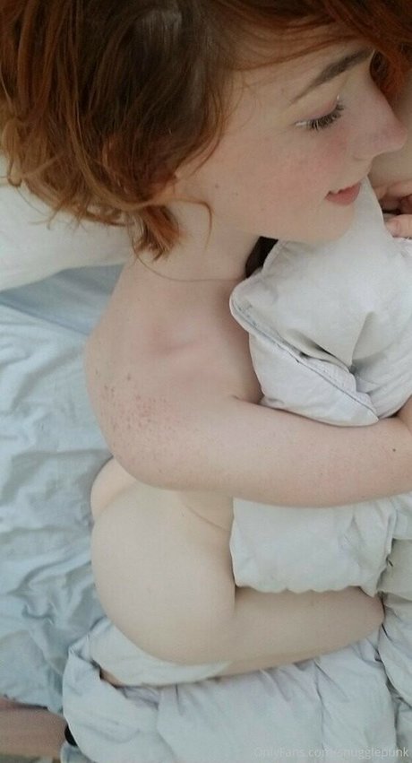 Snugs Snugglepunk sexy star photos