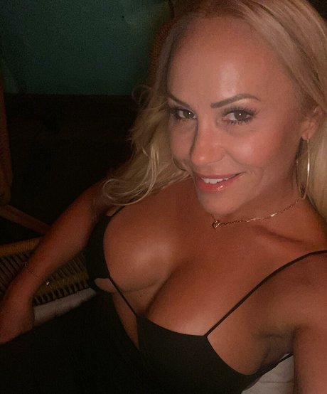 Mizz Heidi Marie pornographic model image