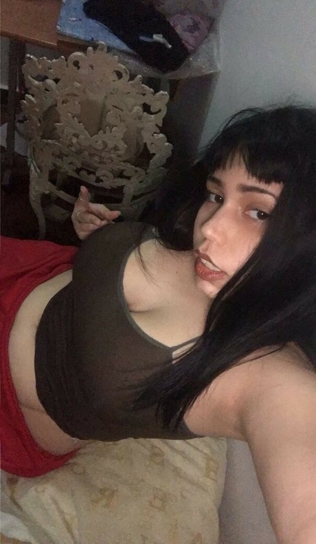 vviczsz beautiful model image