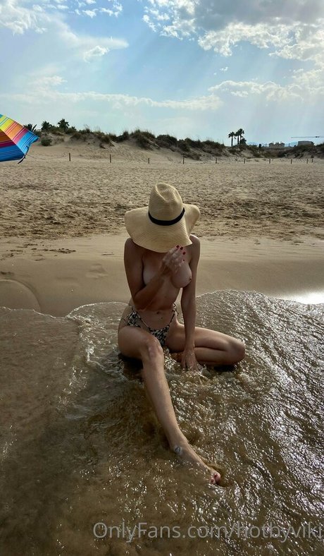 Viki Keepu exclusive star gallery