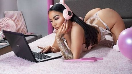 thick blonde onlyfans sex pictures