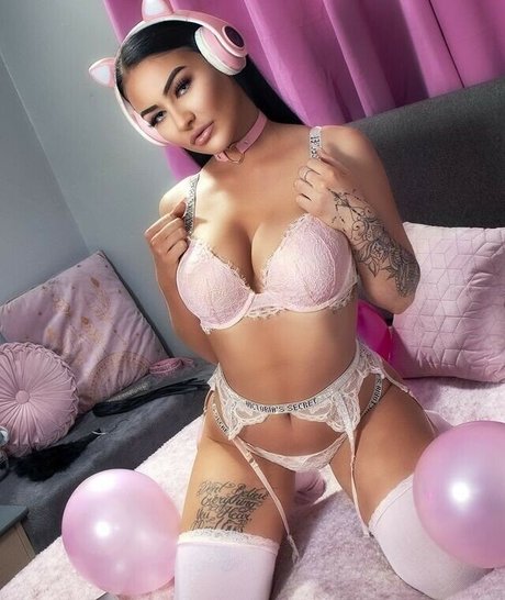 blonde famous onlyfans hd image