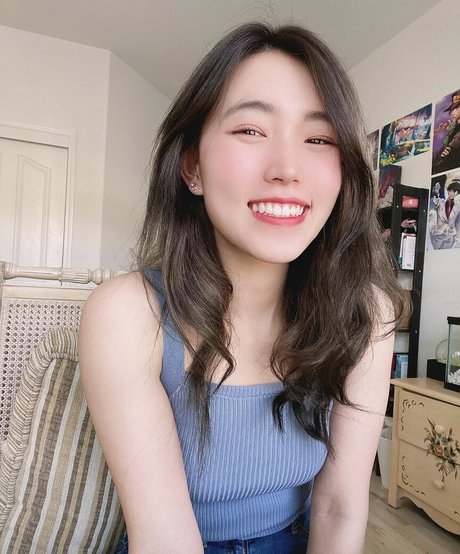 Yoojin hot star image