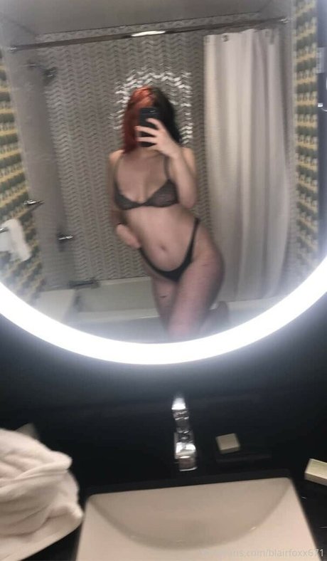 blairefoxx naked pornstar image