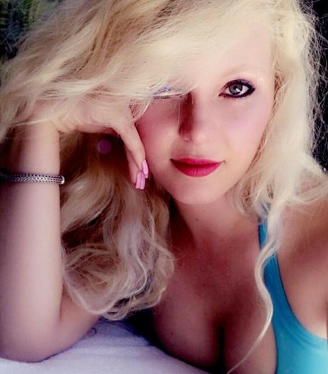 teen shemale onlyfans sexy nudes photo