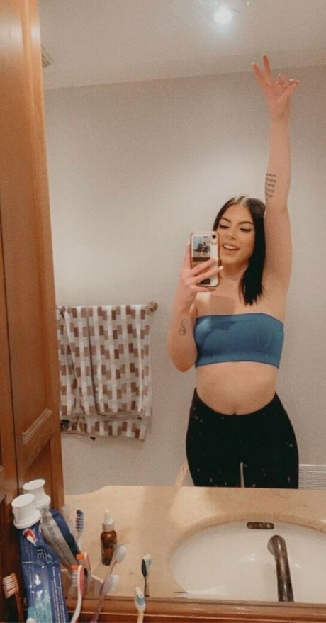 Bailey King star nude photos