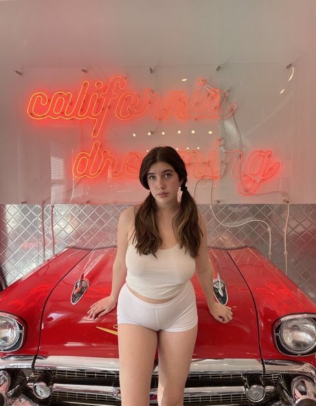 Molly Barkasy star adult images