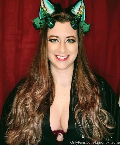 Lady Kitsune art star photo