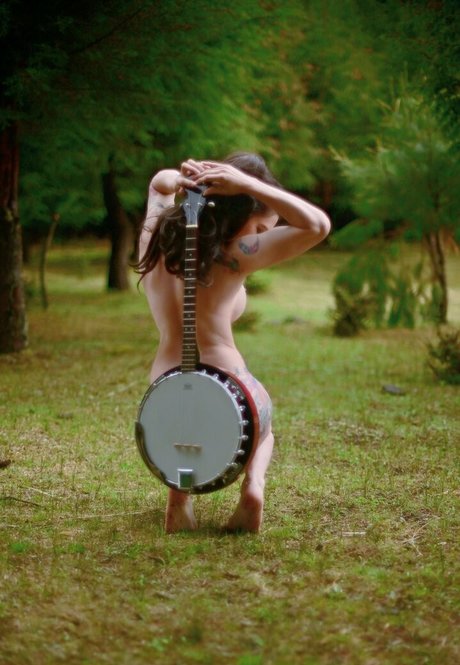 Laytar pretty model img