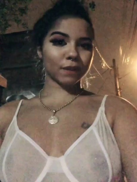 Julia Peixoto model top picture