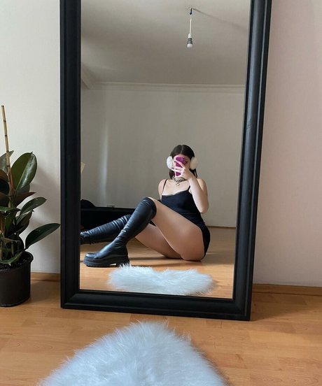 derin4y high quality pornstar photo