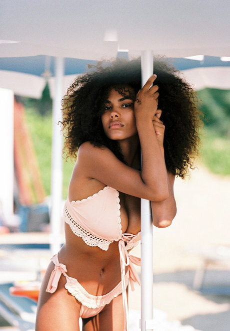 Tina Kunakey star top pictures