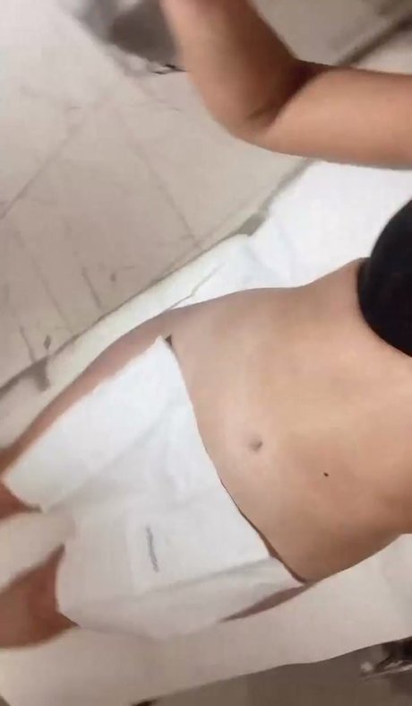 Helen Scott exclusive star photo