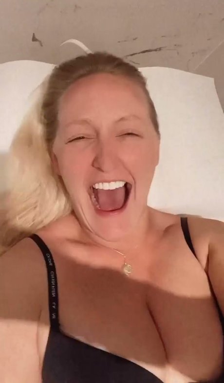 Helen Scott beautiful actress images