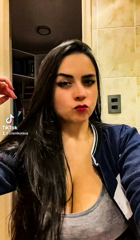 Cris Nikolaus naked model archive