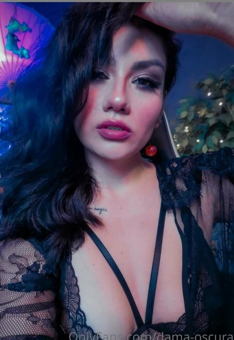 Dama Oscura adult model pictures