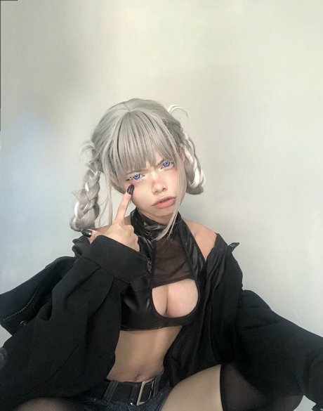 mikaccr nude star pic