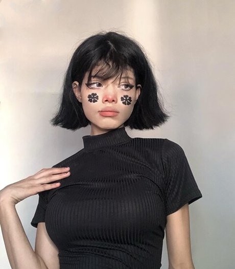 mikaccr art model photo