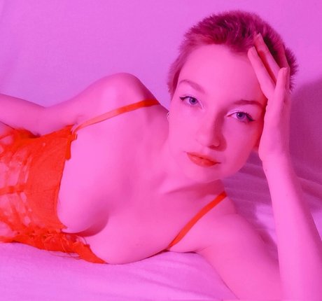 Flwrs art model pictures