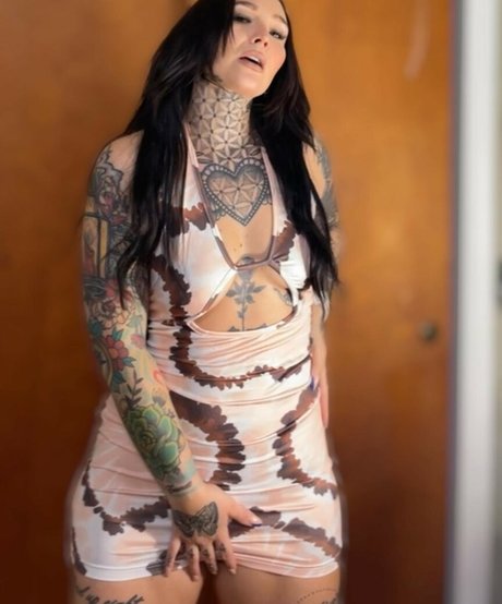 Daytona Moore model pretty images