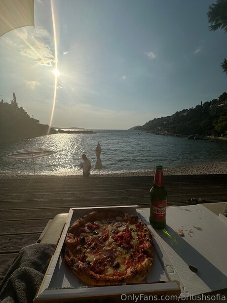 BritishSofia model best pic