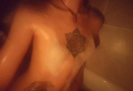 Bambiicandy porn model pic