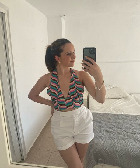 Coronation Street hot actress pic