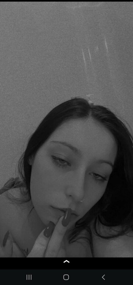 hotgirl 420 model naked photo