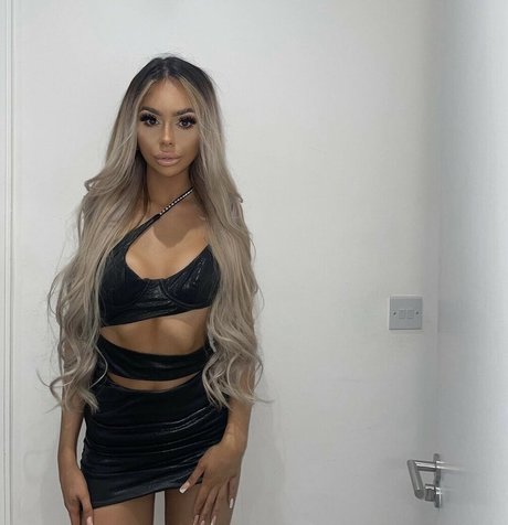 brown eyes kitty onlyfans xxx pictures