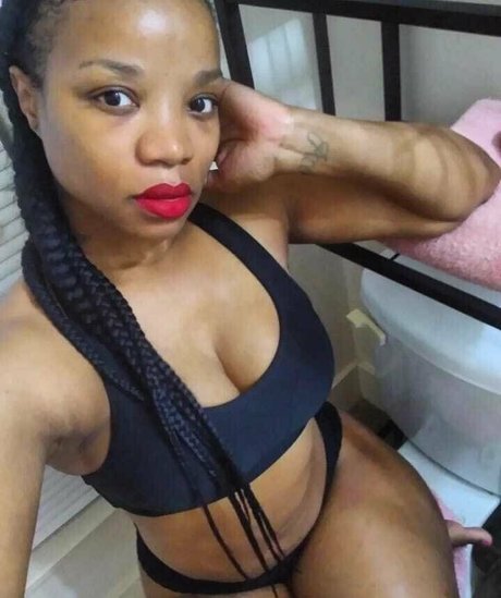 Sweetest Peach model perfect images