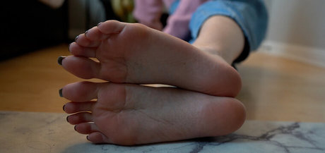 Toetally Devine hd pornstar img