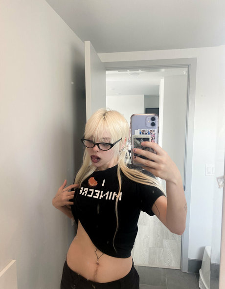 lesbian fisting onlyfans free porn images