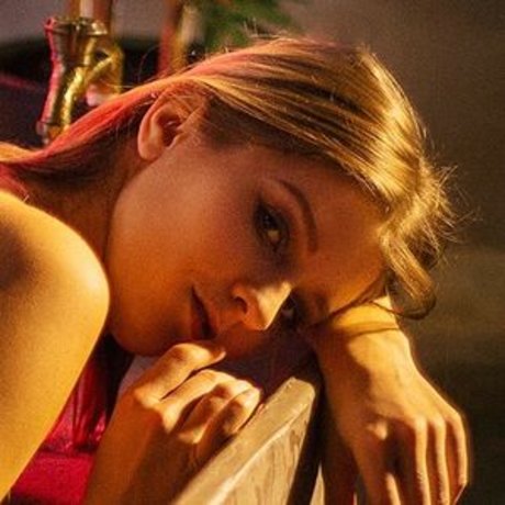 Carolina Kris star erotic photo