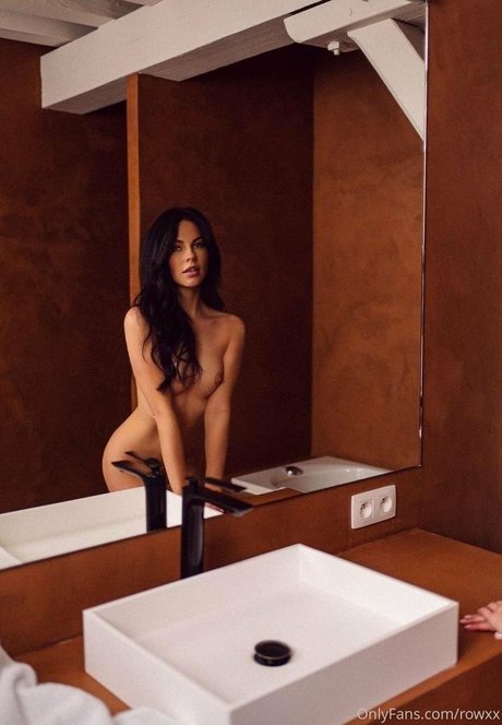 rowxx sex model pics