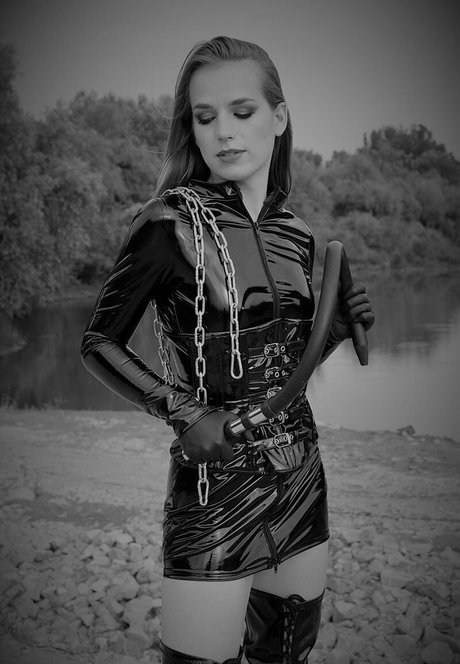 mom feet onlyfans hot nude pic