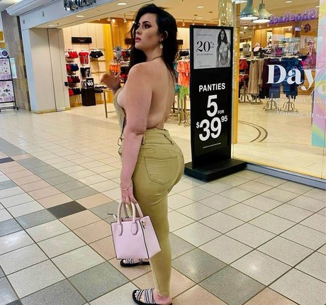 Sofia MacBeth star nice pictures