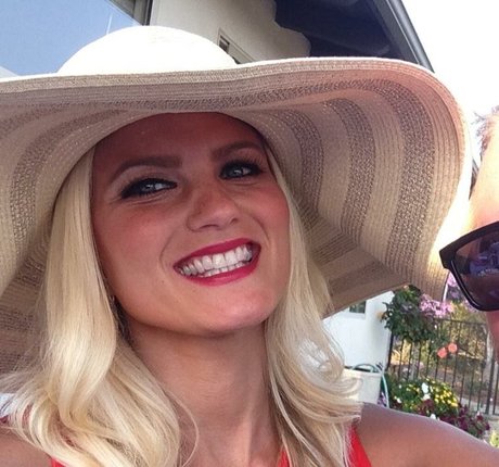 asian brunette onlyfans sexy image