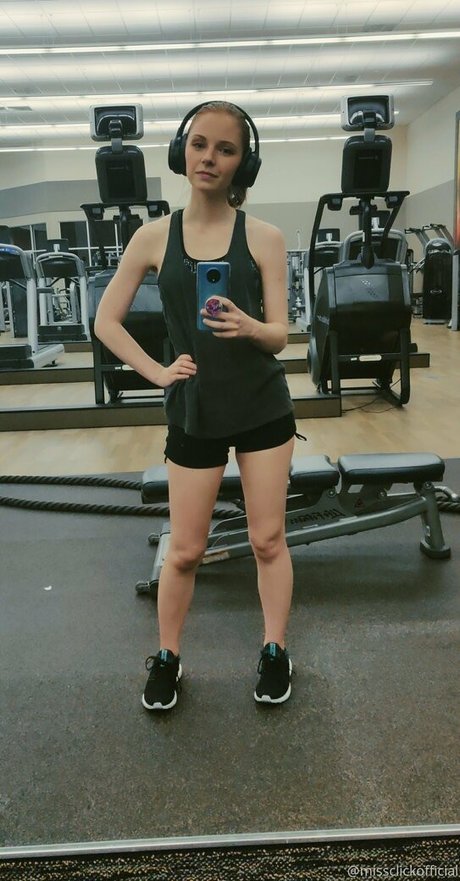 MissClick Live model art pic