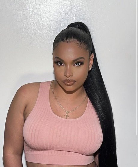 Ts Beauty Monroe pornstar xxx photos