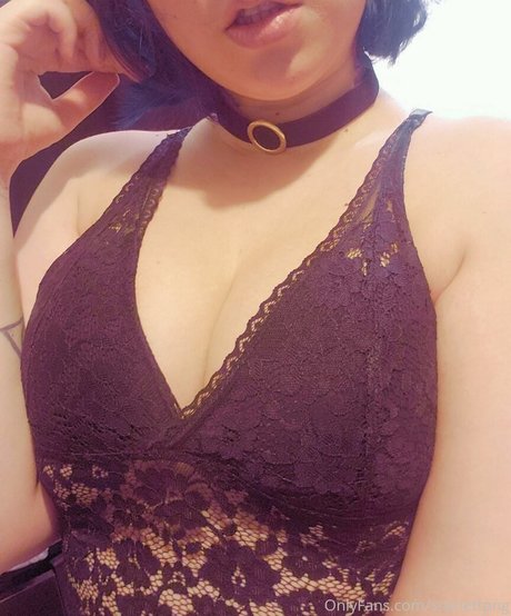 ScarlettPNG pretty pornstar picture